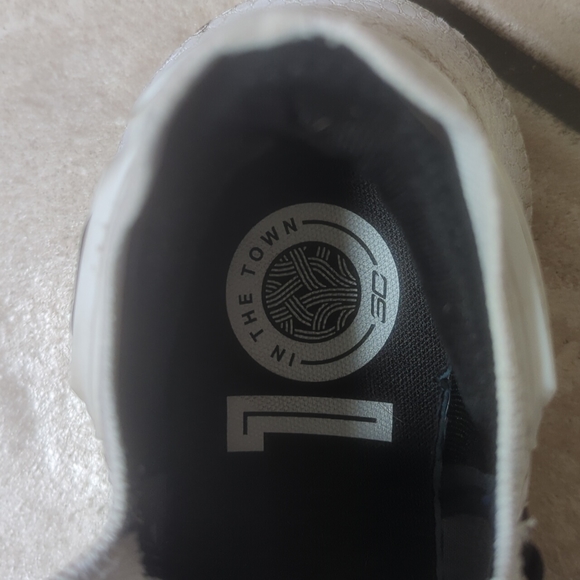 🎉HP🎉 Under Armour Curry 4's Size 7 Youth Black White Basketball Shoes - Picture 5 of 6